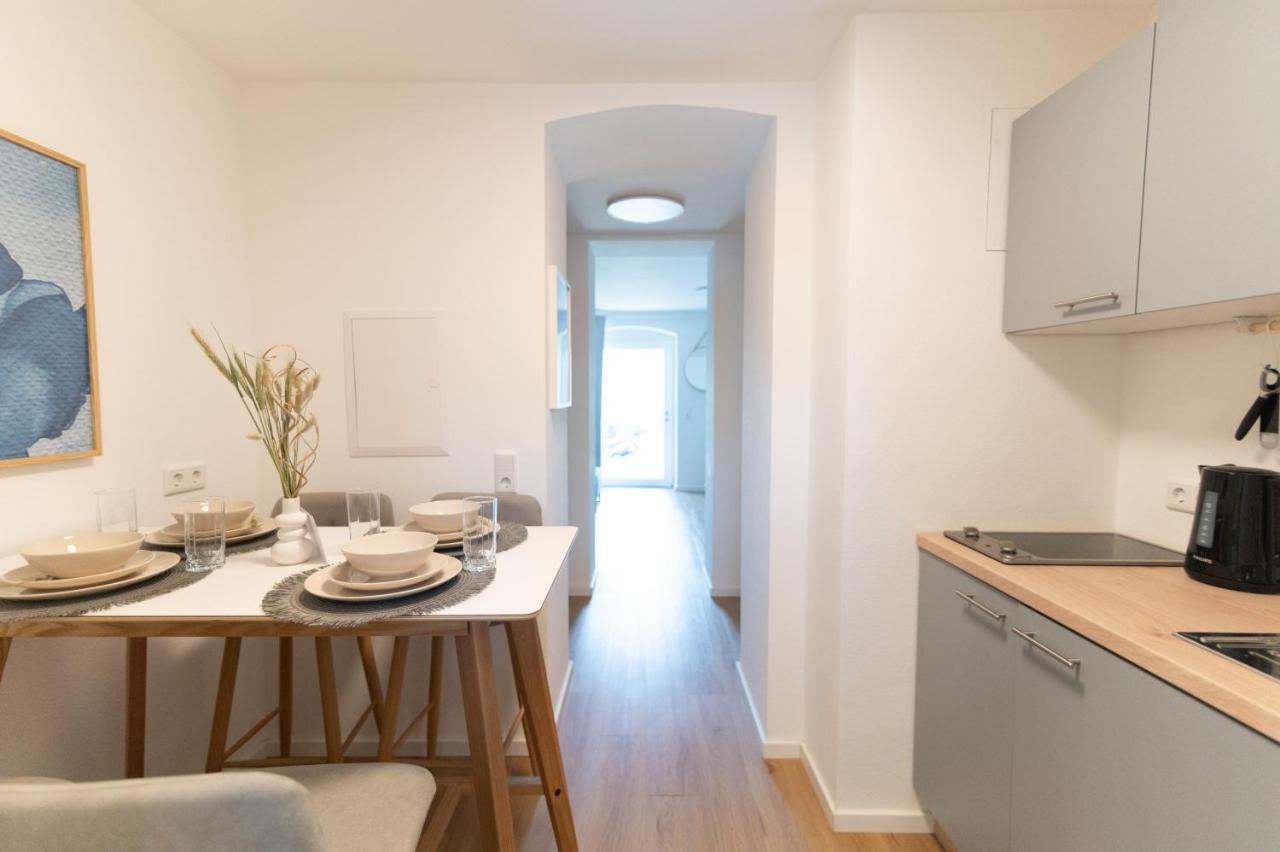 Peter - Mit Eigenem Eingang I 30qm I Zentrale Lage I Bad I Kueche I Terrasse I Tv Apartment Fulda